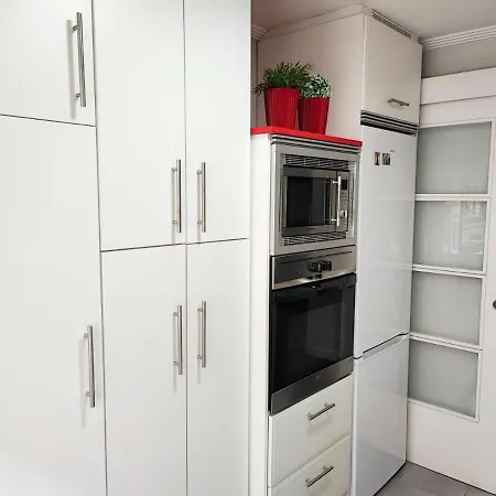 Apartament Moderno Y Equipado En Centro De Gijon. Gijón