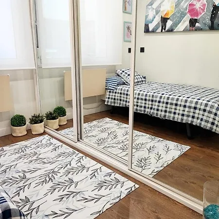 Moderno Y Equipado En Centro De Gijon. Apartament